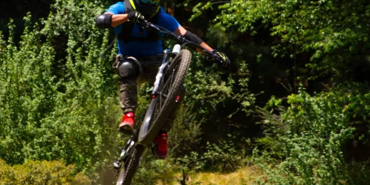 “The Impact of Deportes: A Lifelong Love for Sports”