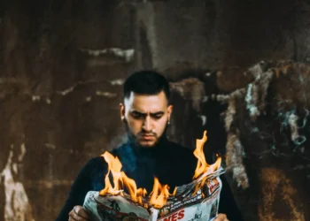 “Shining Examples: Success Stories in Political Leadership”