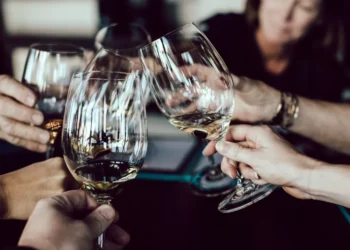 “Shifting the Narrative: Finding the Positivity in Sucesos”