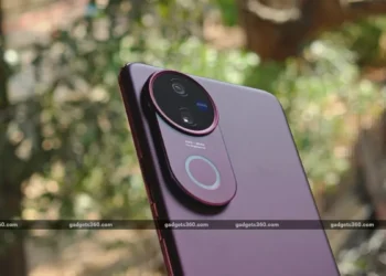 Vivo V50 Review: Fancy Design Backed by Big Battery Life