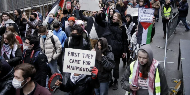 Columbia Admissions Guidance for Undocumented Immigrants Vanishes From Site