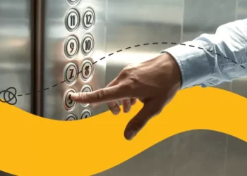 10 Elevator Pitch Examples To Achieve Your Goal And Win Everyone Over