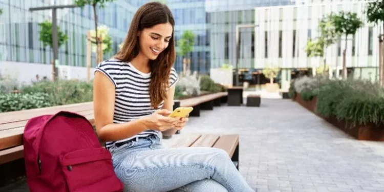 Blending Real-Time And Self-Paced Learning With WhatsApp