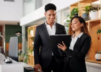 Integrating Immersive Learning With Employee Experience