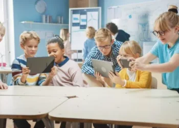 5 Ways Teachers Can Use Video To Engage K-12 Students