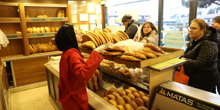 In Türkiye, waiting for Ramadan pide means much more than you think