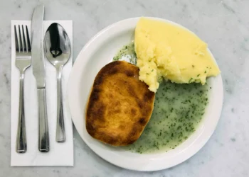 Campaign seeks protected status for London’s pie and mash