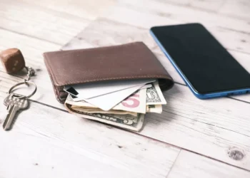 “The Evolution of Economía: From Barter to Global Economy”