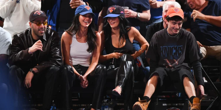 This $2 Hanes Tank Is Kendall Jenner’s Style Secret – and Tinx Cracked the Case