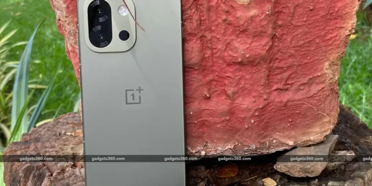 OnePlus 13s Review: A Compact, Feature-Packed Powerhouse