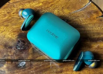Realme Buds Air 7 Pro Review: Eye-Catching Design, Thumping Bass