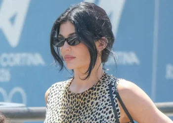 Kylie Jenner Says Casual Old Flip-Flops Are the Shoe of the Summer