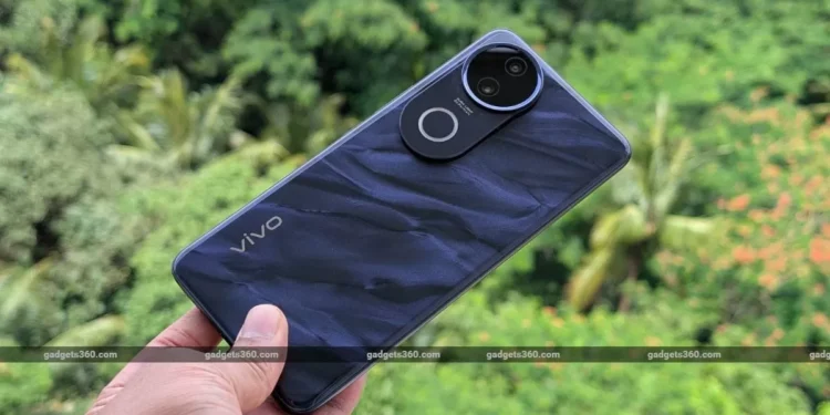 Vivo V50e Review: E for Enough?