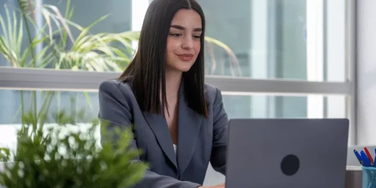 Redefining Immersive Learning: The Rise Of Headset-Free Virtual Reality [eBook Launch]