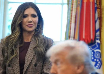 Wyden Blasts Kristi Noem for Abusing Subpoena Power to Unmask ICE Watcher