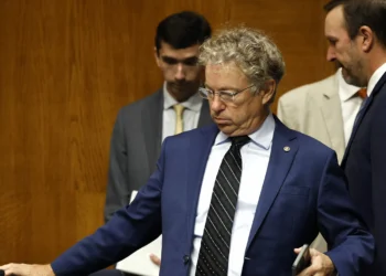 Rand Paul Warns of “Warmongers,” but MAGA Rejects Venezuela War Powers Bill
