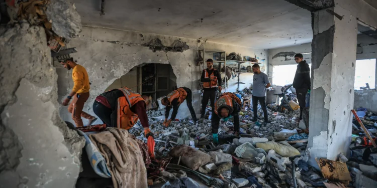 Gaza’s Civil Defense Forces Keep Digging for 10,000 Missing Bodies