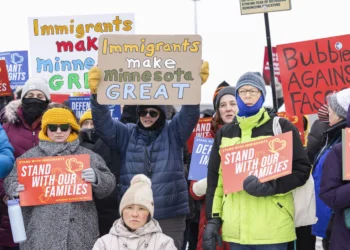 U.S. Citizens With Somali Roots Are Carrying Their Passports Amid Minnesota ICE Crackdown