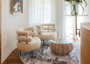 Davide Macullo Architects Balances Comfort and Professionalism