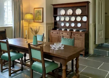 Khaya Studio: Combining Timeless Character with Contemporary Living