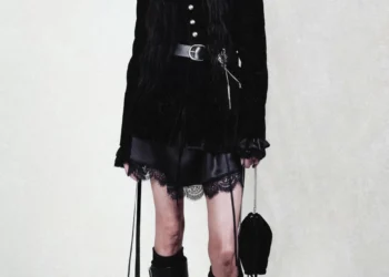 Ann Demeulemeester Pre-fall 2026: Different Muses