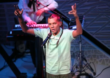 New Viral Moments for Dave & Tems, Stromae and (Maybe?) a ‘Heated Rivalry’ Star