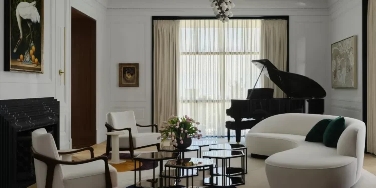 Daniel Joseph Chenin Balances Monumentality with Intimacy