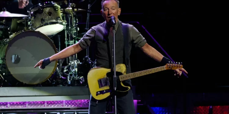 Bruce Springsteen’s Anti-ICE Song ‘Streets of Minneapolis’ Makes No. 1 Sales Debut