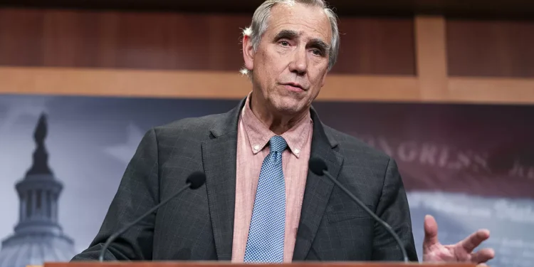 Reconciliation bill subsidizes fossil fuels by $3.5B each year, Democratic report finds