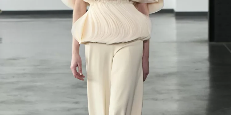 Rami Al Ali Spring 2026 Couture: A Breeze Across the Desert