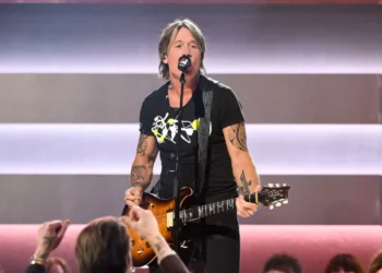 Keith Urban Joins Crush Management