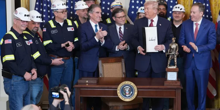 Trump directs Pentagon to boost coal use as Energy Department announces $175M infusion for plants